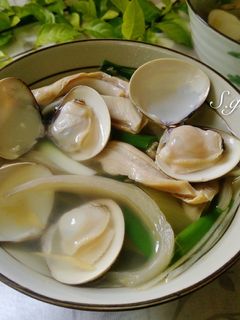 酸菜豬肚蛤蠣湯 的食譜成品照片