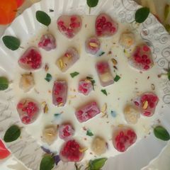 A picture of Coconut milk fruit jelly balls.