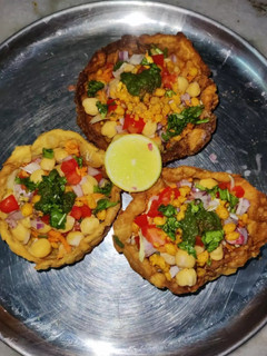 கட்டோரி சென்னா சாட்(katori channa chat recipe in tamil) செய்முறை முக்கிய புகைப்படம்
