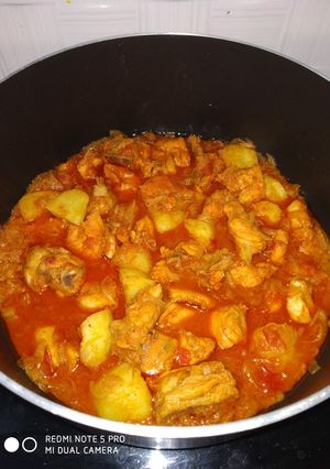 A picture of Chicken Curry.