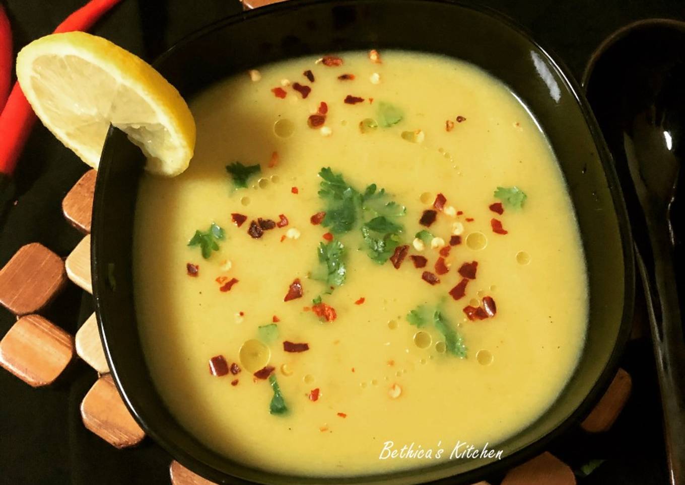 Raw Papaya and Coriander Root Soup