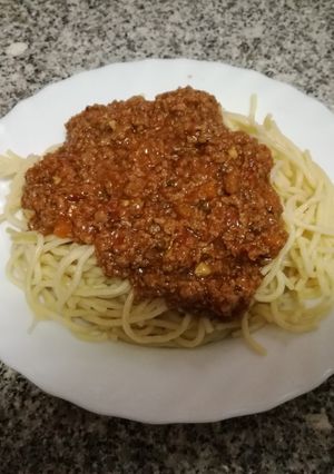 Una foto de Espaguetis con salsa boloñesa
