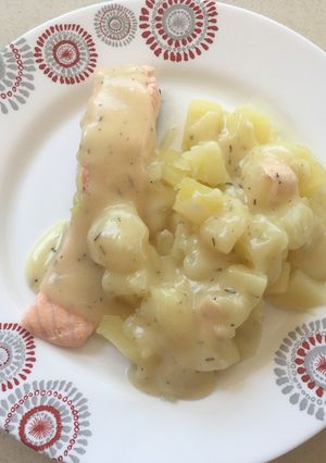 Une photo de Saumon sauce blanche et ses pommes de terre