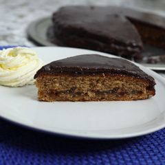 A picture of Sachertorte.