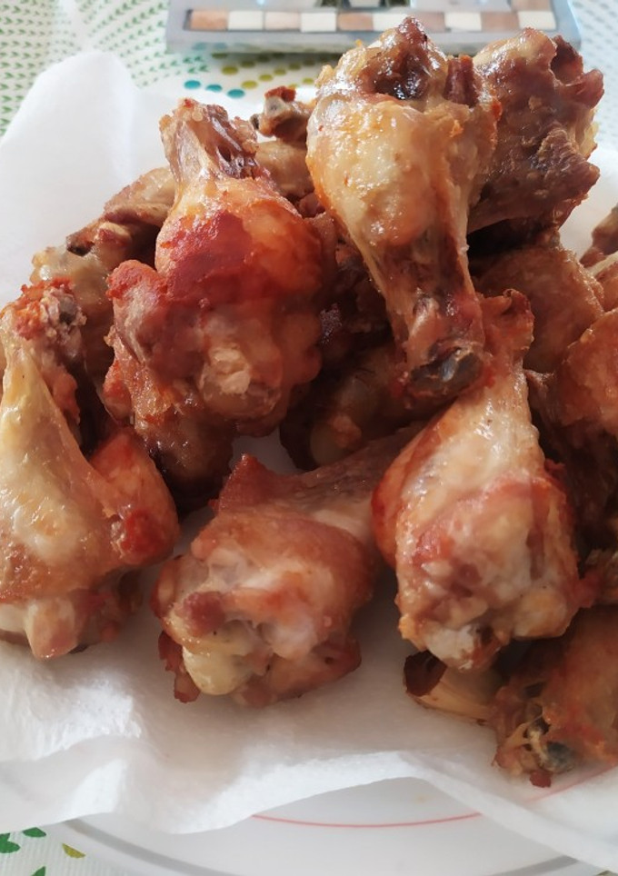 Una foto de Alitas de pollo fritas con ajo