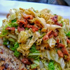 A picture of Savoy Cabbage With Bacon.