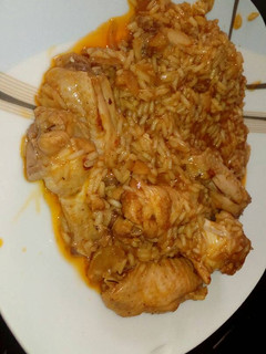 Una foto de Pollo con arroz fácil y práctico