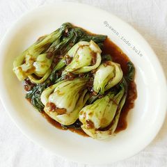 A picture of Baby Bok Choy Stir Fry with Oyster Sauce.