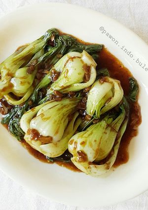 A picture of Baby Bok Choy Stir Fry with Oyster Sauce.