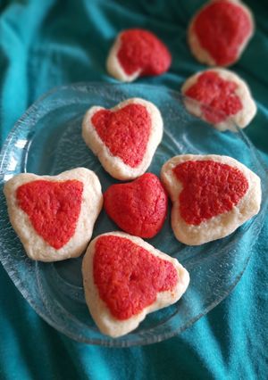 A picture of Heart Cookies.