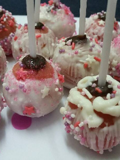 Una foto de Cake pops de fresa 🍓📍