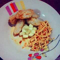 A picture of Pempek Nasi 🍚Siram Kuah Cuko.