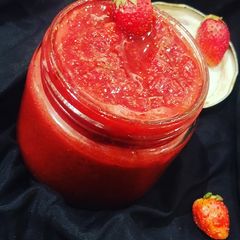 A picture of Fresh Strawberry compote.
