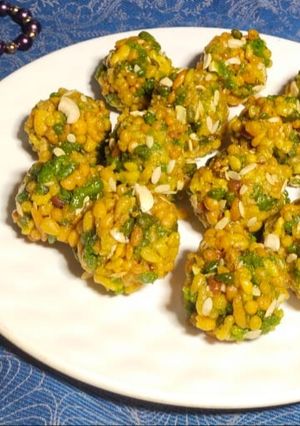 A picture of Motichur ke ladoo.