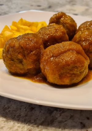 A picture of Spanish-Style Meatballs in Sauce.