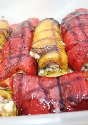 Foto di Involtini di peperoni ripieni con tonno e pane