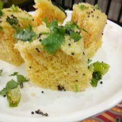 A picture of Khaman.