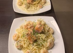 Una foto de Spaghetti con salmón y gambas al Roquefort