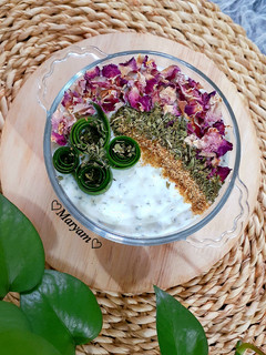 عکسی از دستور ماست و خیار مجلسی