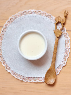 Una foto de Salsa de yogur 🥛 Aderezo inspirado en yogurnesa