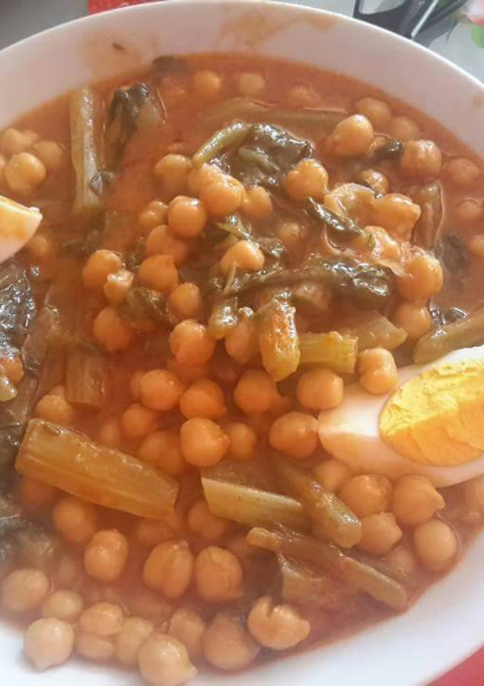 Una foto de Garbanzos con acelgas
