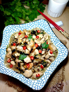 Foto resep Tumis Ayam Jamur Daun KETUMBAR (657)