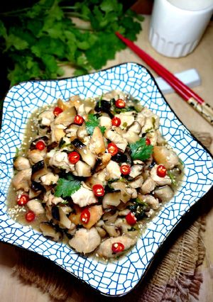 Foto resep Tumis Ayam Jamur Daun KETUMBAR (657)