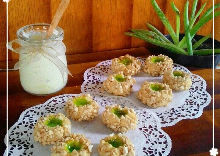 Resep Thumbprint Cookies oleh Kheyla's Kitchen - Cookpad