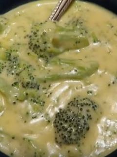 Una foto de Sopa De Brócoli Y Queso