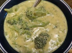 Una foto de Sopa De Brócoli Y Queso
