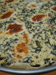Una foto de Tarta de ricotta y acelga con base de papa (sin masa)🍠