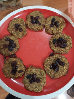 Una foto de Galletas y barritas de avena y plátano