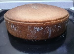 Una foto de Torta de vainilla básica o Bizcochuelo con 3 ingredientes