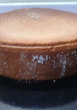 Una foto de Torta de vainilla básica o Bizcochuelo con 3 ingredientes