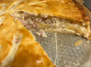 Une photo de Galette des rois version raclette