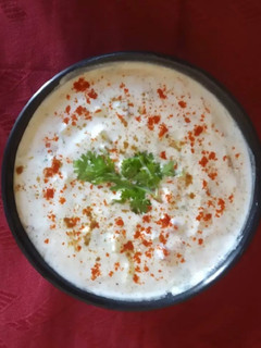 A picture of Cucumber raita.