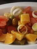 Ensalada con tomate y naranja