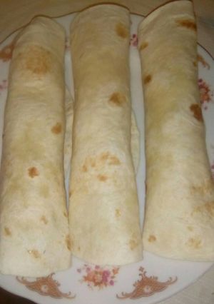 Gyros, salátával tortillával recept fotója