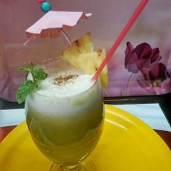 A picture of Pineapple mint juice.