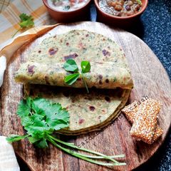 A picture of Methi thepla.