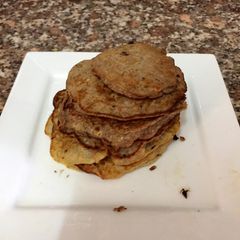 2 ingredient healthy banana pancakes A picture of 2 ingredient healthy banana pancakes.