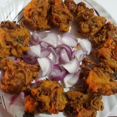 Kanda bhajiya A picture of Kanda bhajiya.