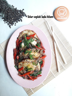 Foto resep Telur ceplok lada hitam