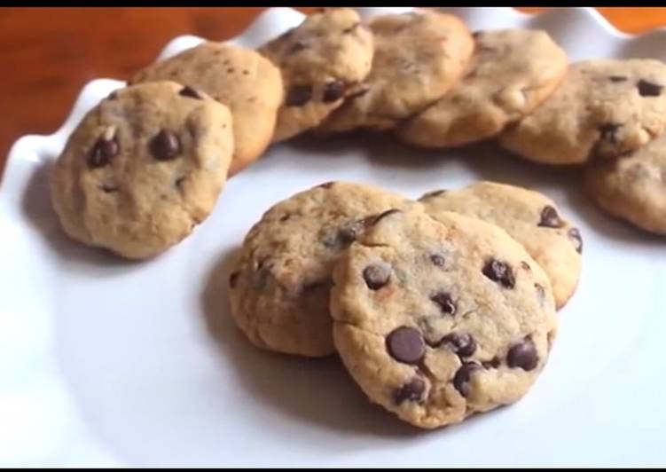 Simple Way to Prepare Homemade Easy chocolate chip cookies with only 5 ingredients