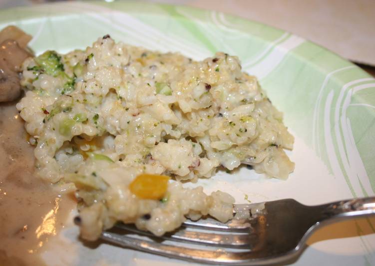 Broccoli, Rice, Quinoa &amp; Cheese Casserole