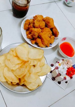 Hình của món Khoai tây chiên + Gà rán.