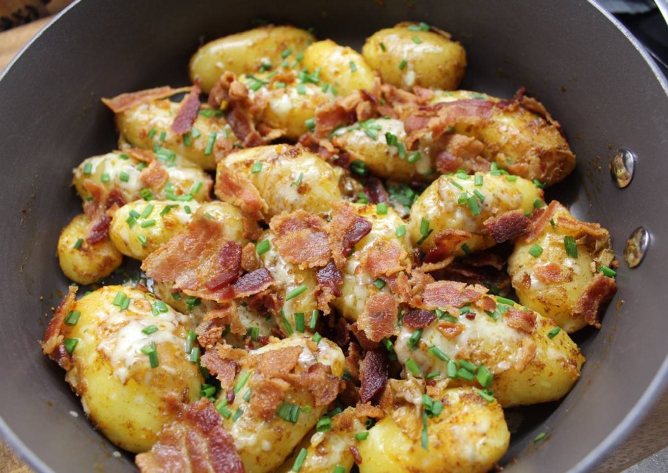 Easy One Pot Loaded Potatoes
