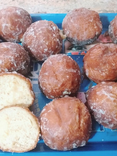 Una foto de Berlinas rellenas de crema pastelera y chocolate