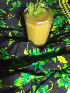 कच्चे आम का मीठा पन्ना (Kache Aam ka meetha panna recipe in Hindi) रेसिपी मुख्य फोटो