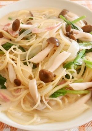 A picture of Soup Pasta Made With One Frying Pan.